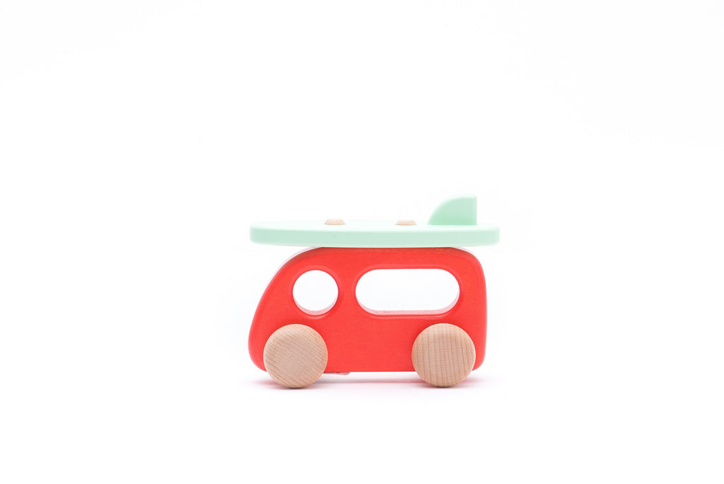Wohnmobil mit Surfbrett