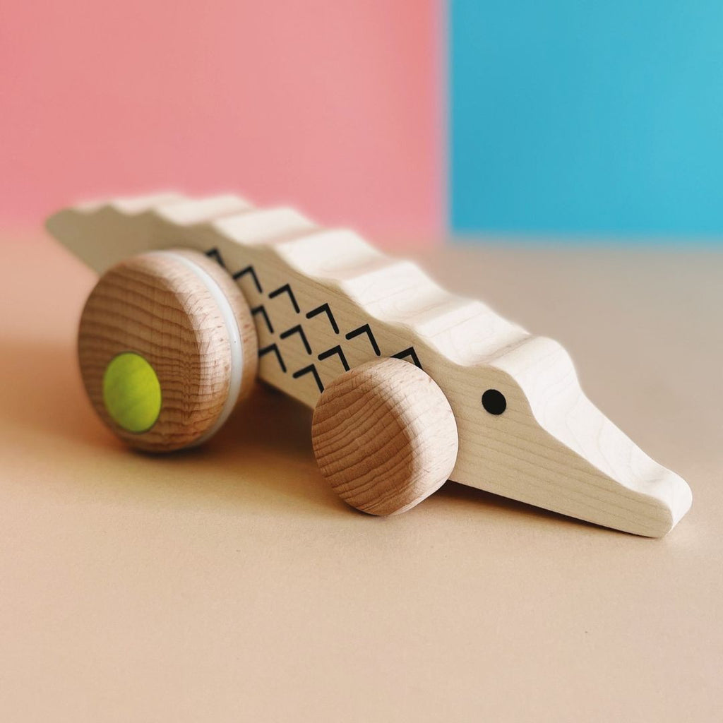 Wooden caiman - vintage series