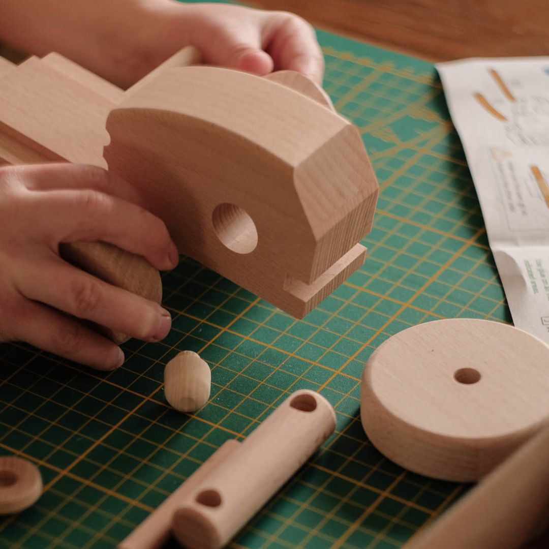 Wooden tractor - make it!