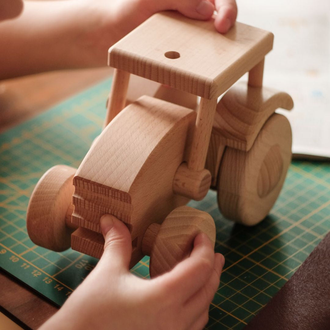 Wooden tractor - make it!