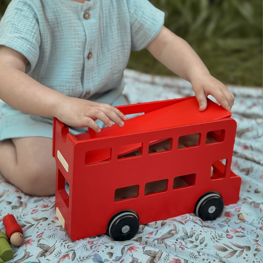 London bus - piętrowe auto z pasażerami