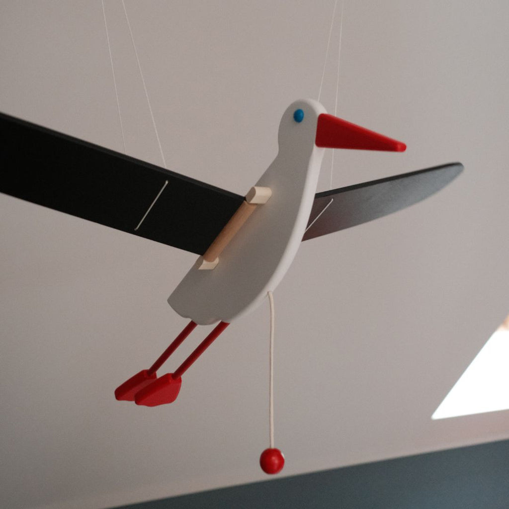 Fliegender Storch zum Aufhängen - bewegliche Flügel