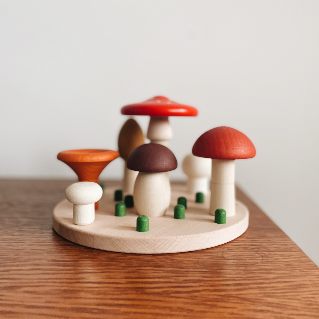 Mushroom sorter on a wooden base (7 mushrooms)